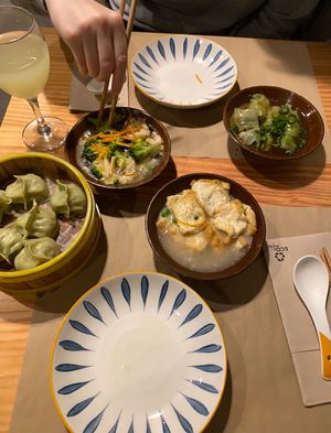 Mixed veg, vegetable rolls, veg gyoza & tofu  at vabowl in Barcelona