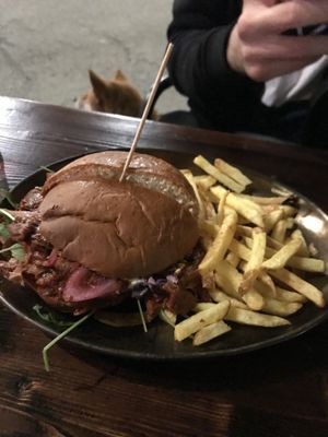 Mushroom Pulled ‘Pork’ . Increíble. at Vrutal - Poblenou in Barcelona