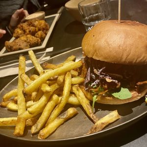 BBQ Pulled Mushroom Burger at Vrutal - Poblenou in Barcelona