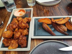 Cauliflower wings and sweet potato at Vrutal - Poblenou in Barcelona