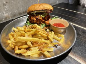 Jackfruit Burger 😋  at Vrutal - Poblenou in Barcelona