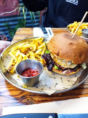 Hamburguesa de foie at Vrutal - Poblenou in Barcelona