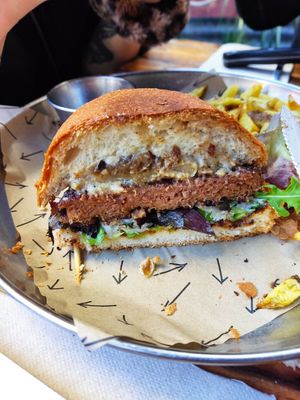 Hamburguesa de foie at Vrutal - Poblenou in Barcelona