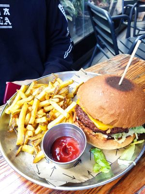 Hamburguesa vrutal at Vrutal - Poblenou in Barcelona