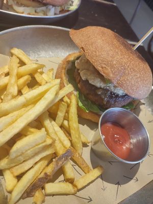 French kiss at Vrutal - Poblenou in Barcelona