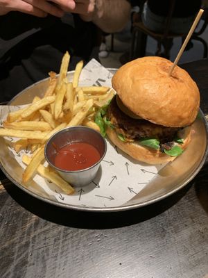French Kiss burger with fries   at Vrutal - Poblenou in Barcelona