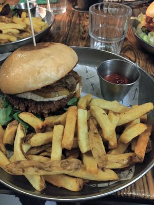 Burger with foie at Vrutal - Poblenou in Barcelona