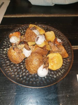 Braves amb shitake i maionesa de trufa at Vrutal - Poblenou in Barcelona