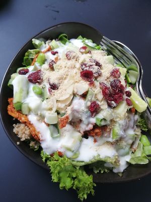 Cezar Bowl at Yuícery - Ehrenstraße in Cologne