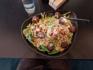 Meatless Meatball Bowl at Yuícery - Ehrenstraße in Cologne