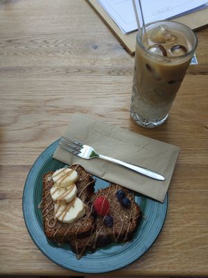 Banana Bread with Fruits and Iced Latte at Mi Chiamo Cafe in Esslingen