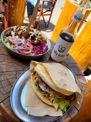 Dönerteller und Döner  at Etyok Vegan Kebab in Nuremberg