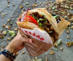 Weiterer Pluspunkt für die plastikfreie To-go Verpackung at Etyok Vegan Kebab in Nuremberg