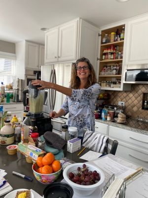 Jill in the kitchen teaching how to make a delicious Whole Foods meal😋 at Plant Life Journey Retreats in South Haven