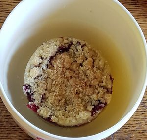 Vegan poppy seed cherry crumble at Café Fräulein in Munich