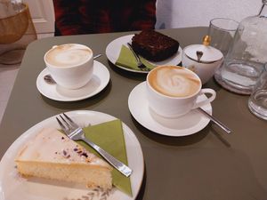 Banana bread chocolat - Cake citron - capuccinos at Verenas in Innsbruck