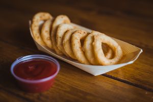 onion rings at Hot Mamma's Dog in Glyfada