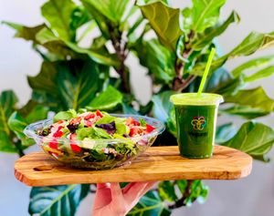 Strawberry Pecan Salad and Refresher at Vegunti in Morganville