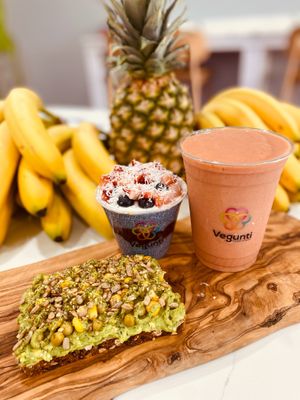 Green Island Toast; Very Berry Chia Pudding and Hawaiian Sunrise Smoothie  at Vegunti in Morganville
