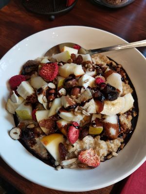 Hummelbude Breakfast Porridge at Hummelbude in Essen