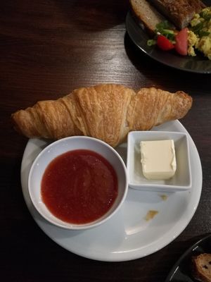 Vegan croissant with selfmade jam at Hummelbude in Essen