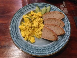 Vegan scrambled tofu - very fluffy! at Hummelbude in Essen