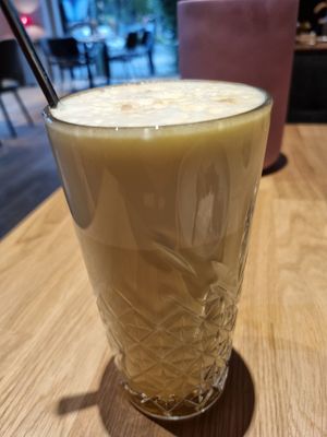 Soja Kurkuma Latte at Hummelbude in Essen