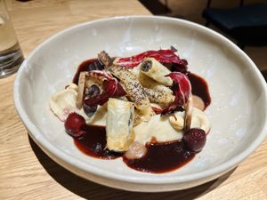 Schwarzwurzel mit Mohn, Kirschjuice und so weiter   at Hummelbude in Essen