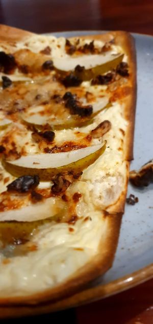 Flammkuchen mit Birne, Wlanuss und Gorgonzola - von unserer Eröffnung at Hummelbude in Essen