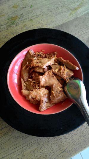 vegetarian chicken with ginger and garlic at Pattaya Vegetarian Food in Pattaya