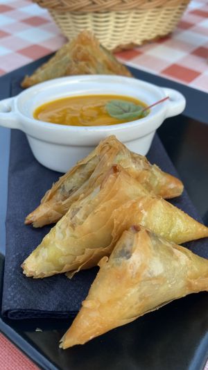 Vegan Samosas w/ mango dip  at O Caldeirão da Bruxa in Vila Cha