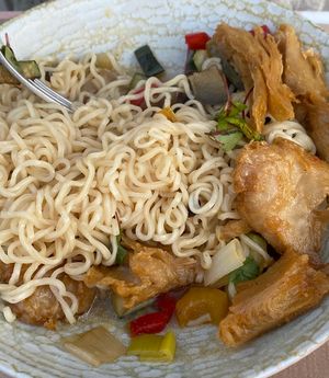 Asian Noodles with mock chicken   at O Caldeirão da Bruxa in Vila Cha