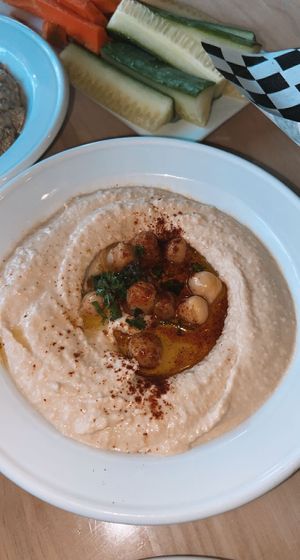 hummus  at Meza in Orlando