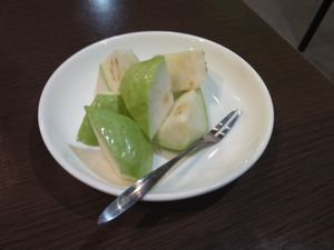 招待水果 at Sēn Yè Xīn Shū ShíTáng 森葉新蔬食堂 in Taoyuan City