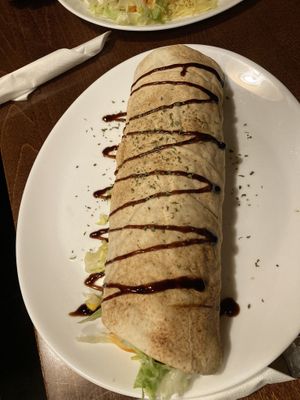 naan filled with vegan meat balls   at Rumi's in Frankfurt