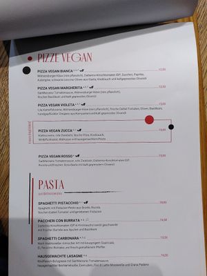 Pizze Vegan at Davis Pizza & Wine in Fulda