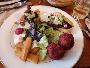 Main plate at Sezono in Paris