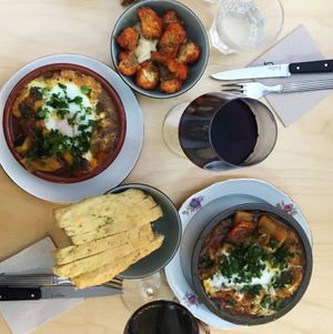 Ambiance tapas du soir at Sezono in Paris