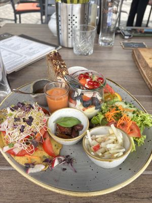 Vegan ontbijt   at Café 23 in Pruem