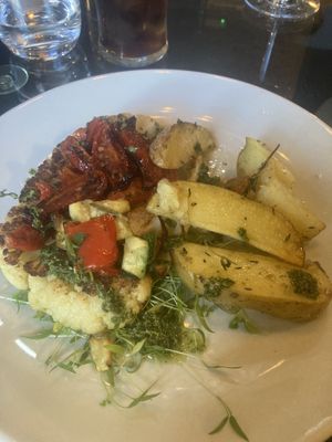 Fresh, vibrant, delicious plate of food ☺️ at The Vine Tree Llangattock in Crickhowell
