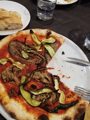 Veggie Pizza at Pizzeria Martinelli in Ronzo Chienis