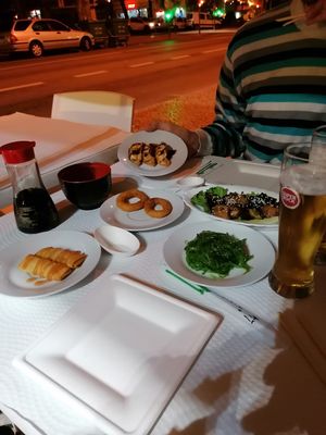 The first part of our order : Onion Rings, Wakame Salad, Vegan Gyozas, Vegan Rolls, Sautéed Shiitake Mushrooms at FU 89 in Coimbra