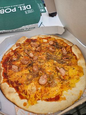 Viral pizza at Del Poble Benimaclet in Valencia