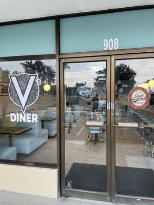 Front  at V's Diner in Casselberry