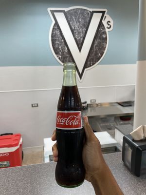 Come  at V's Diner in Casselberry