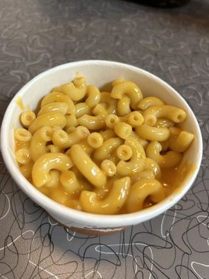 Mac and cheese  at V's Diner in Casselberry