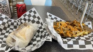 Yum   at V's Diner in Casselberry