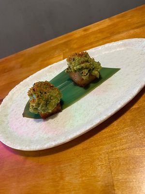 Arroz crujiente con guacamole y shishimi. at Wabi Sabi Hawaiian Taste in Marbella