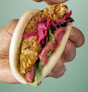 Bao de aguacate en tempura con hummus de remolacha y lobarda encurtida. at Wabi Sabi Hawaiian Taste in Marbella