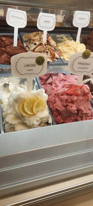  at Gelateria Break's Candy in Garda